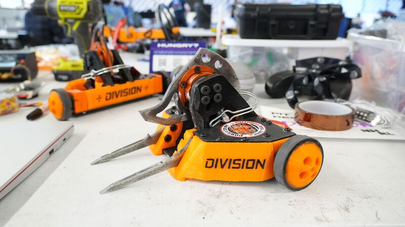 File:Division V4.5 fork config.jpg